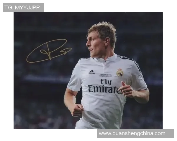 如何在比赛和活动中成功获取足球明星的亲笔签名技巧分享