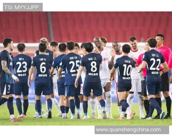 武汉足球队整体压制打法解析与战术优势探讨