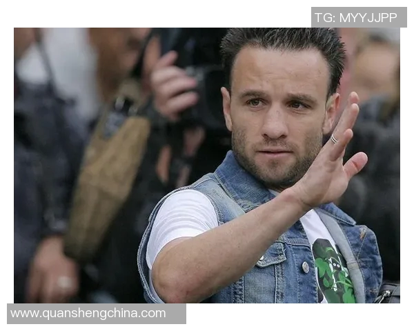 老虎究竟是哪个足球明星的绰号揭秘与背后的故事分析